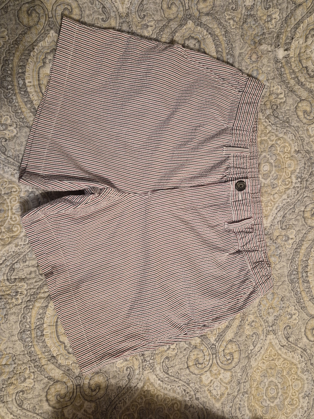 chubbies Red and White Striped Men’s Hybrid Shorts